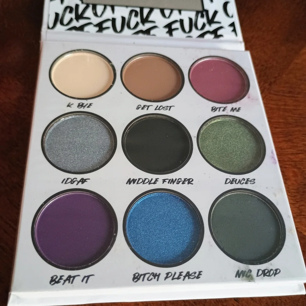 Eyeshadow Palette with Mirror